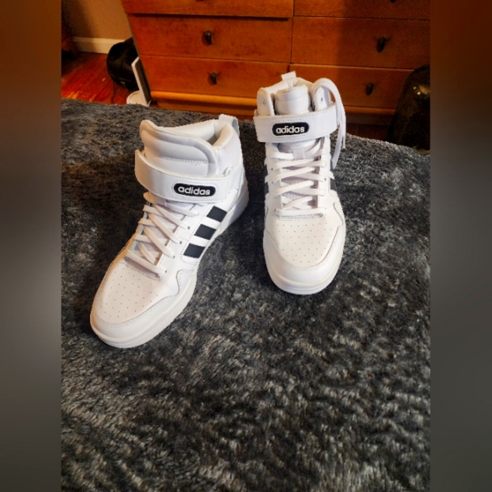 Adidas Classic Hightops 9.5 Black and White